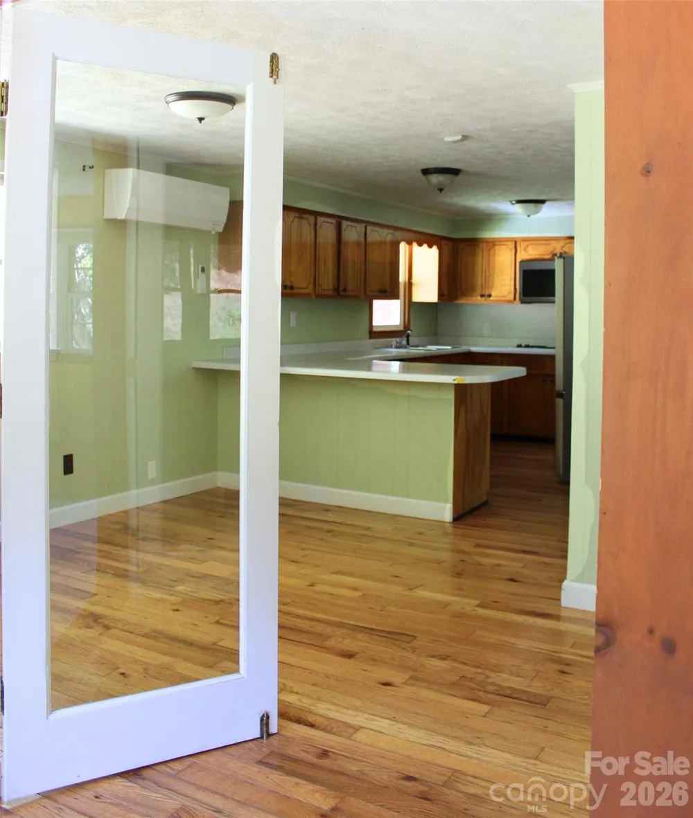 2838 Seven Mile Ridge Road Burnsville, NC 28714