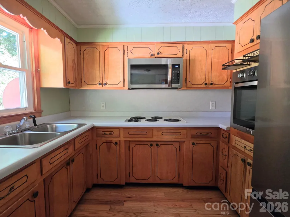 2838 Seven Mile Ridge Road Burnsville, NC 28714