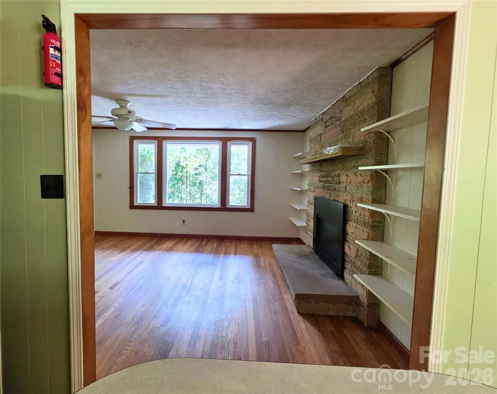 2838 Seven Mile Ridge Road Burnsville, NC 28714