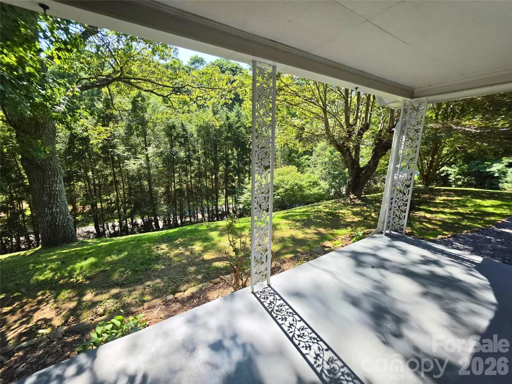 2838 Seven Mile Ridge Road Burnsville, NC 28714