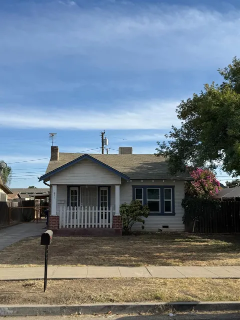 631 E Ventura