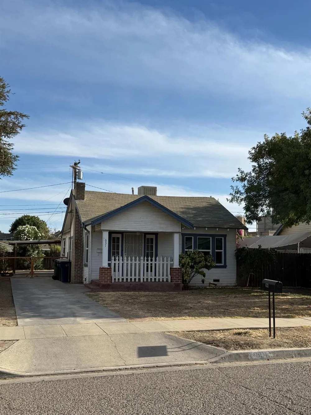 631 E Ventura Tulare, CA 93274