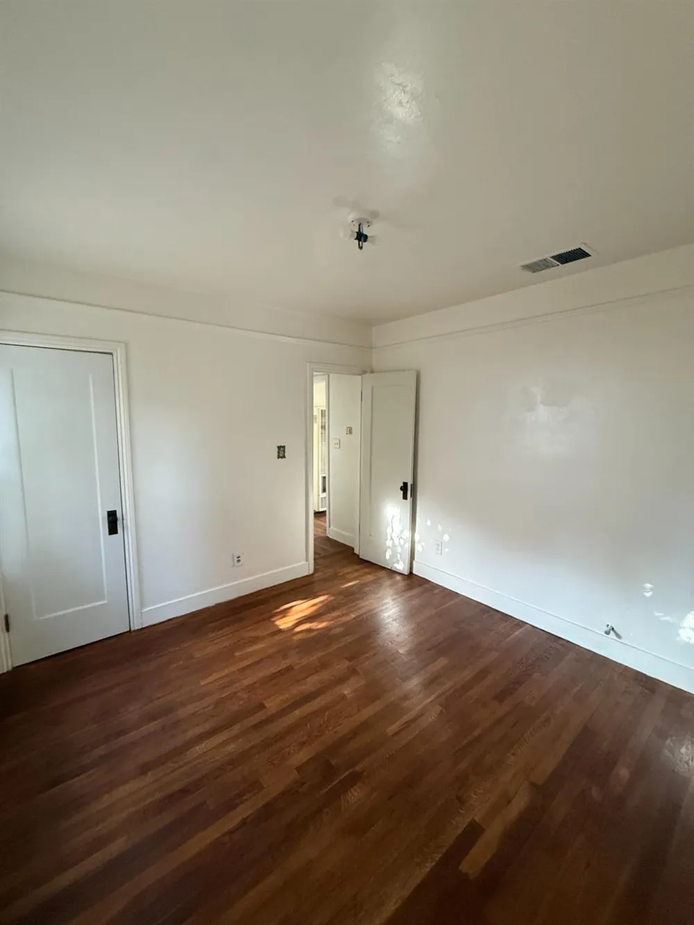 631 E Ventura Tulare, CA 93274