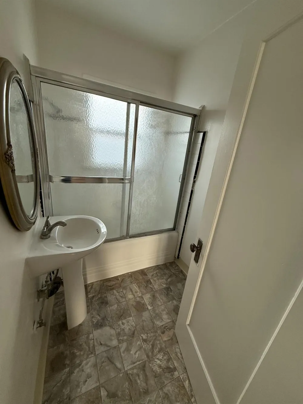 631 E Ventura Tulare, CA 93274