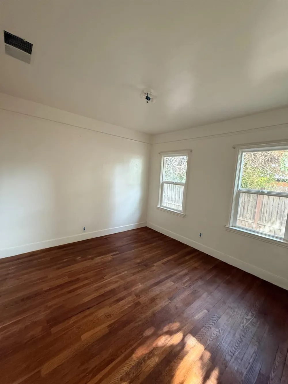 631 E Ventura Tulare, CA 93274