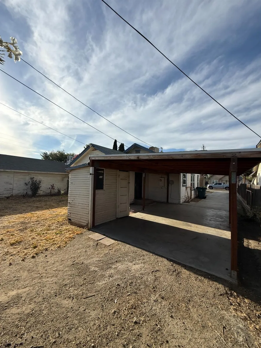 631 E Ventura Tulare, CA 93274
