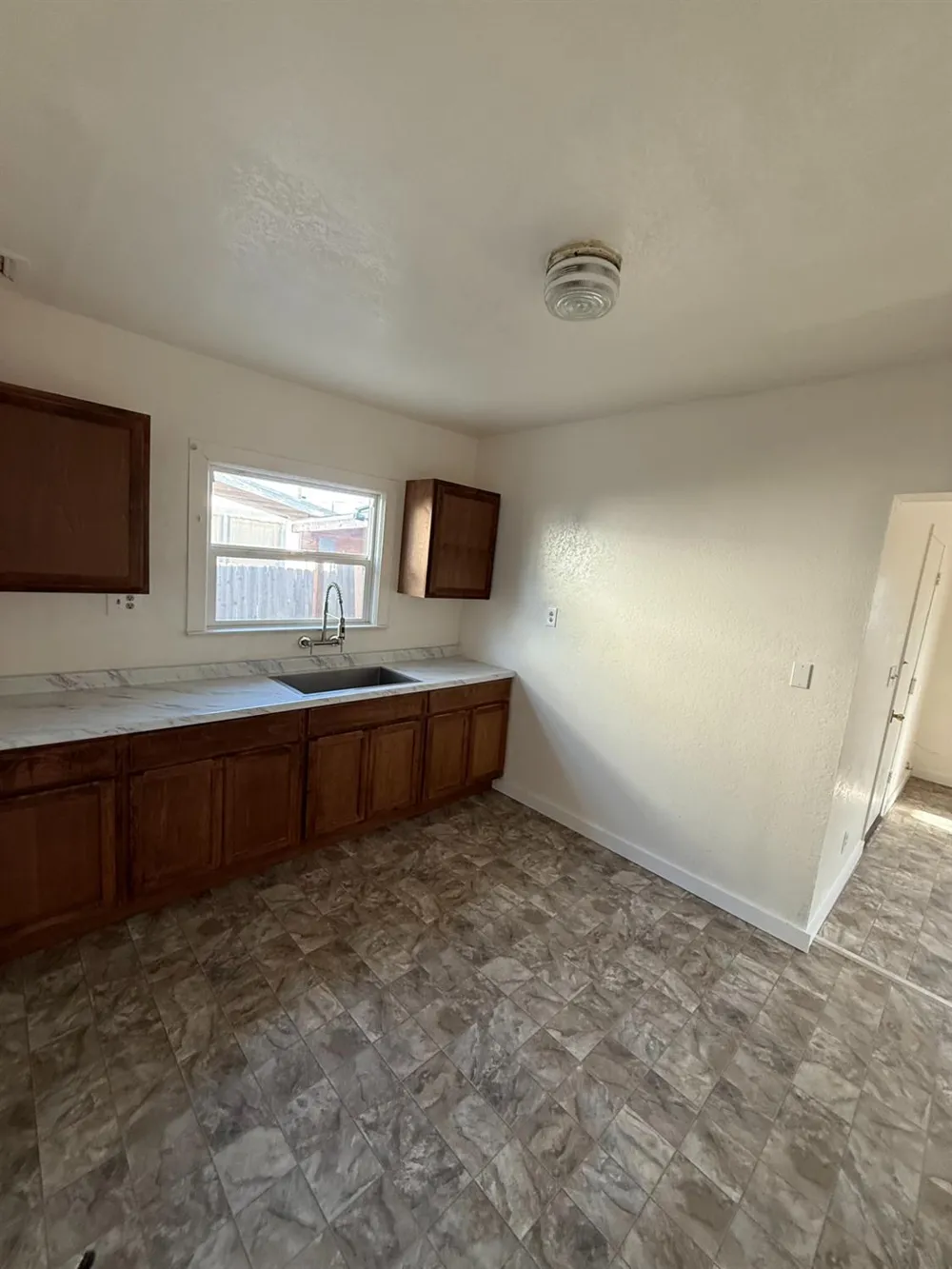 631 E Ventura Tulare, CA 93274