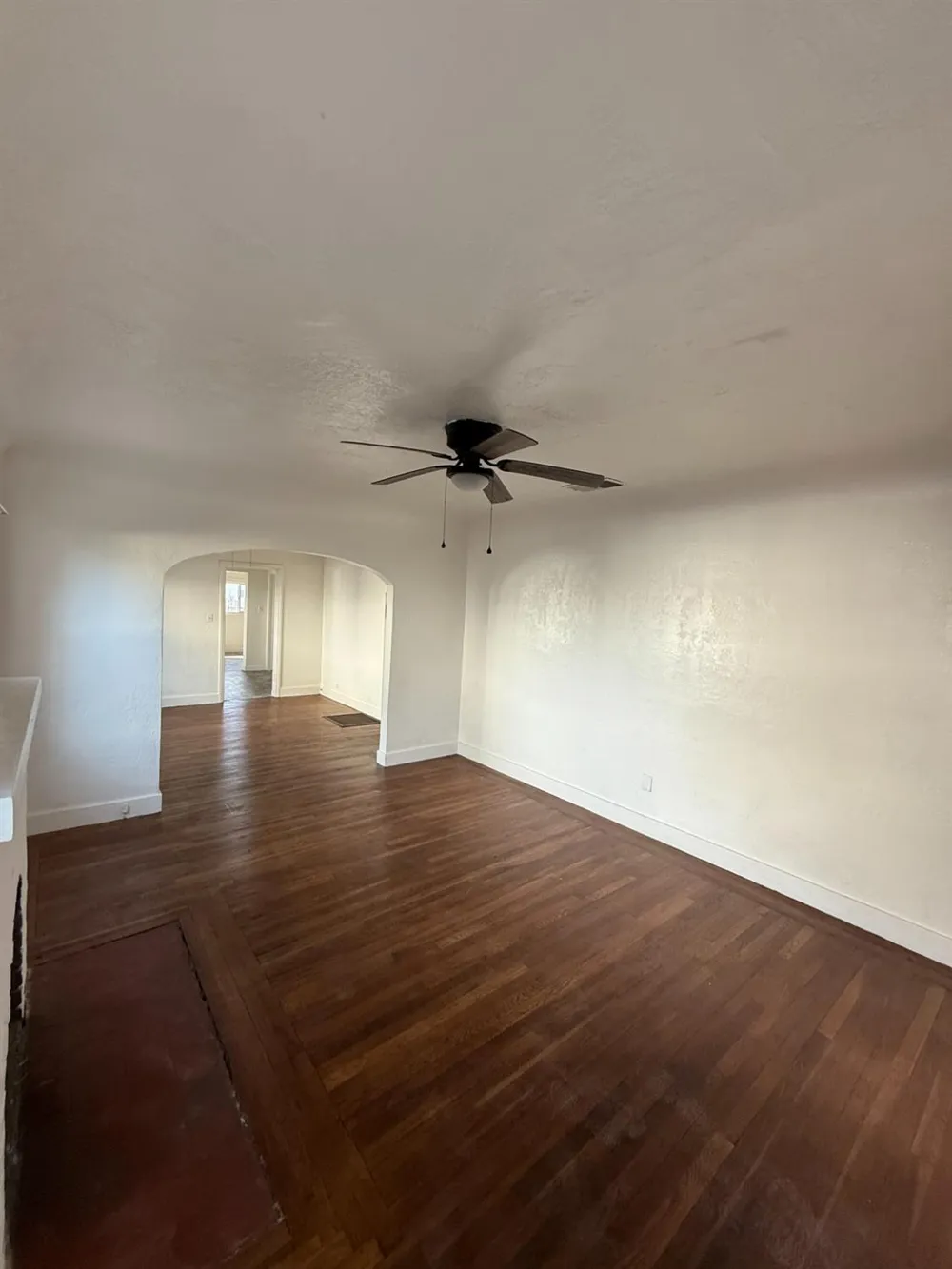 631 E Ventura Tulare, CA 93274