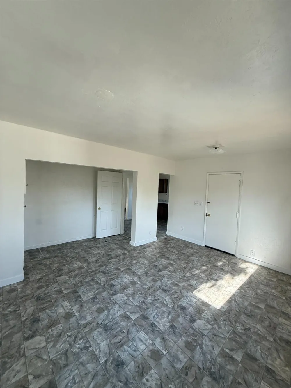 631 E Ventura Tulare, CA 93274