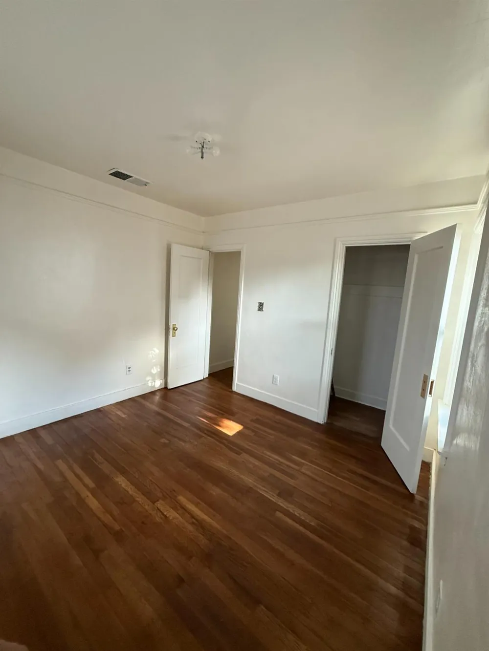 631 E Ventura Tulare, CA 93274