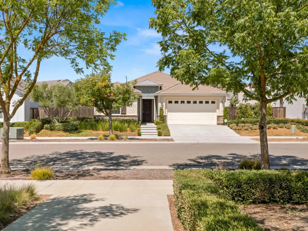 715 Harvest Drive Madera, CA 93636