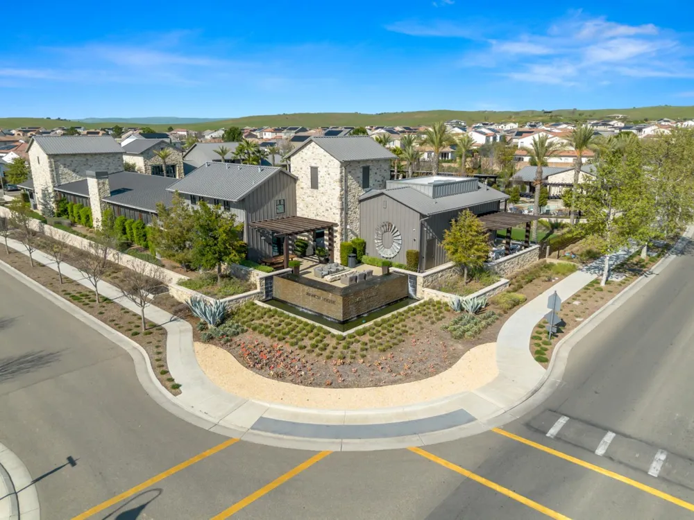 715 Harvest Drive Madera, CA 93636