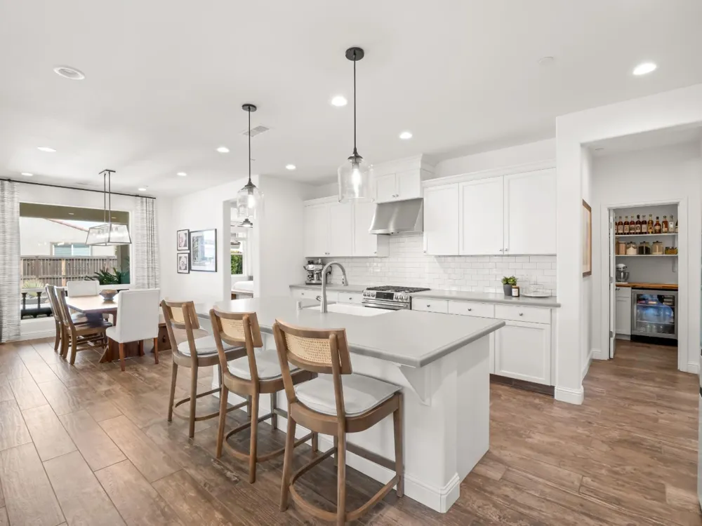 715 Harvest Drive Madera, CA 93636