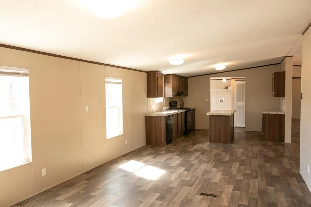 12899 Young Lane Carmine, TX 78932