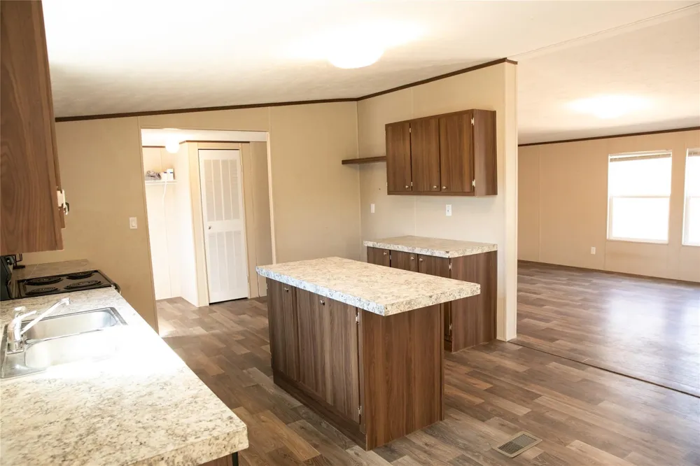 12899 Young Lane Carmine, TX 78932