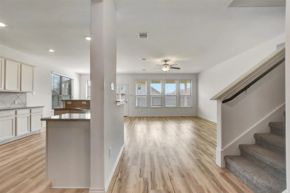 4327 Oakdale Mist Drive Dickinson, TX 77539