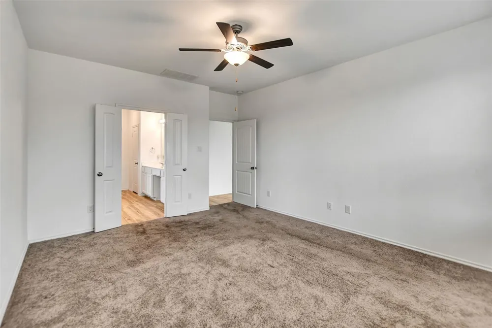 4327 Oakdale Mist Drive Dickinson, TX 77539