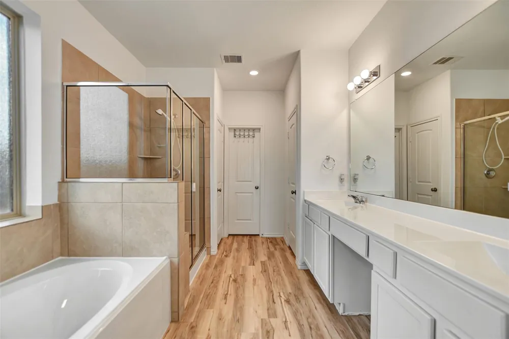 4327 Oakdale Mist Drive Dickinson, TX 77539