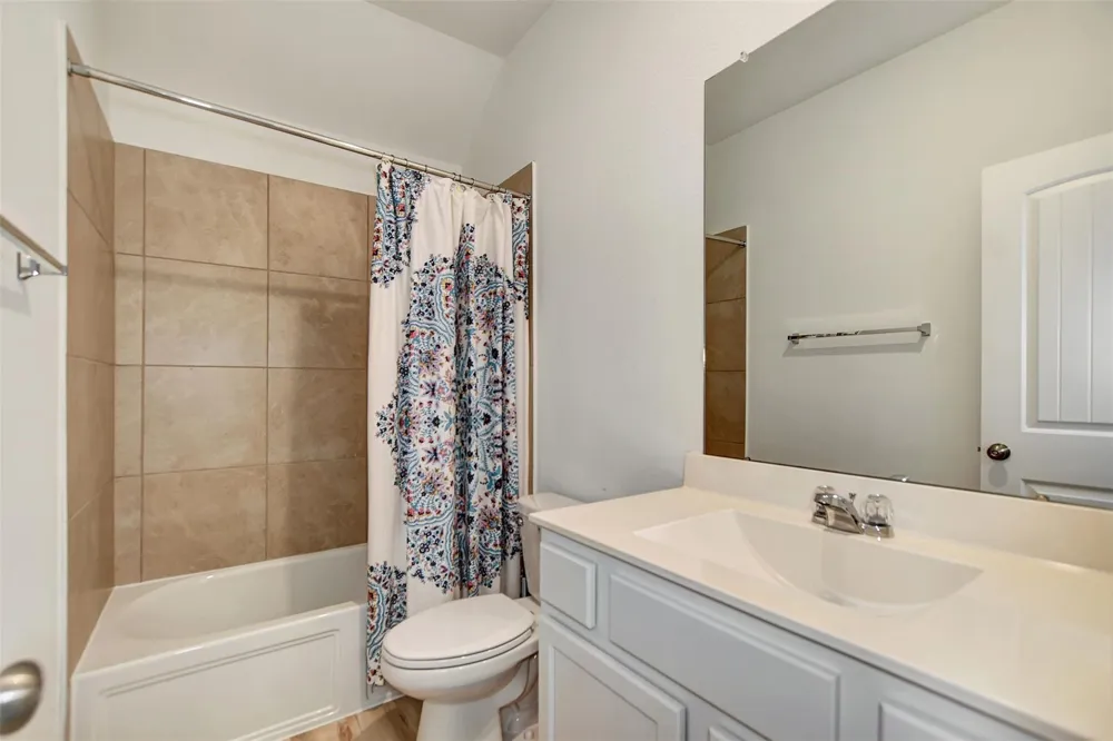 4327 Oakdale Mist Drive Dickinson, TX 77539