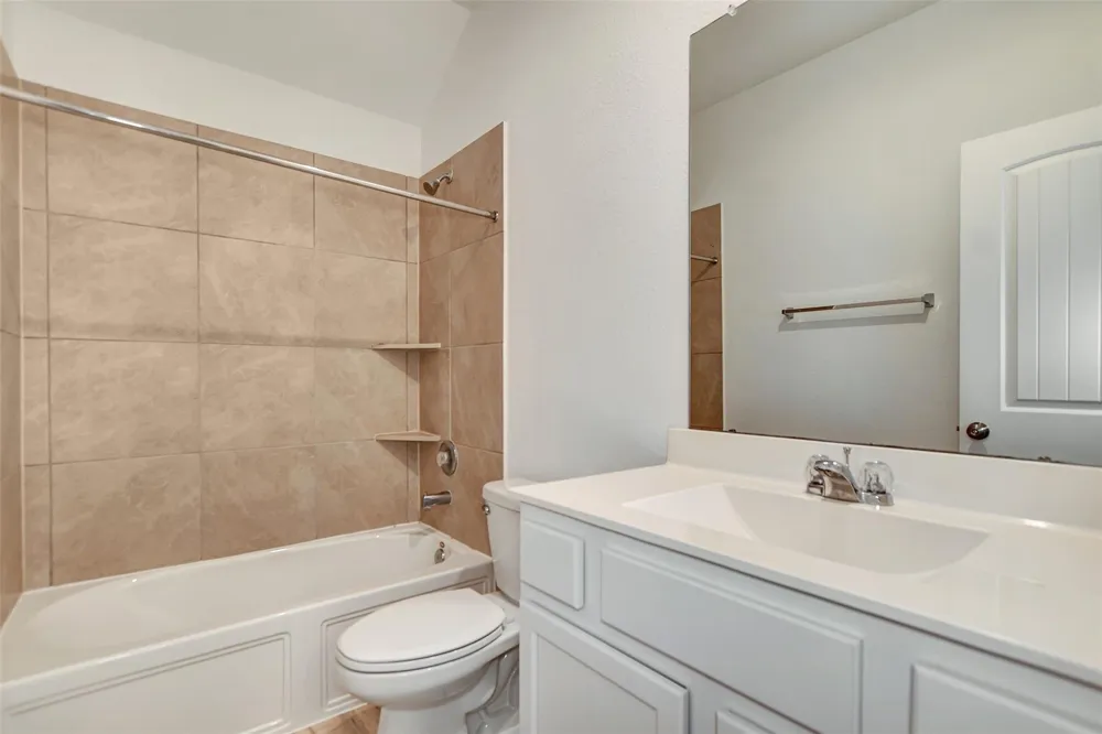 4327 Oakdale Mist Drive Dickinson, TX 77539