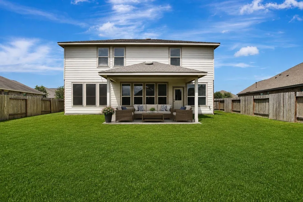 4327 Oakdale Mist Drive Dickinson, TX 77539