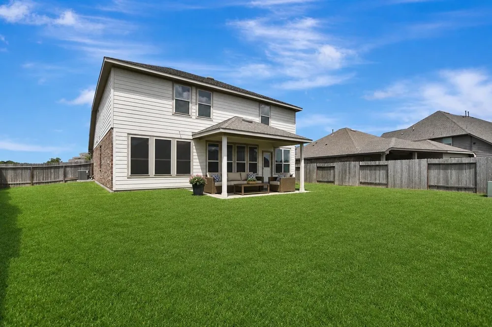 4327 Oakdale Mist Drive Dickinson, TX 77539