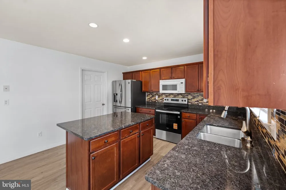336 SPRINGBROOK DRIVE Palmyra, PA 17078