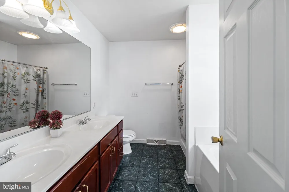 336 SPRINGBROOK DRIVE Palmyra, PA 17078