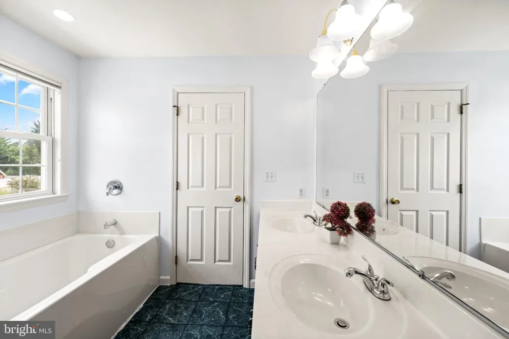 336 SPRINGBROOK DRIVE Palmyra, PA 17078