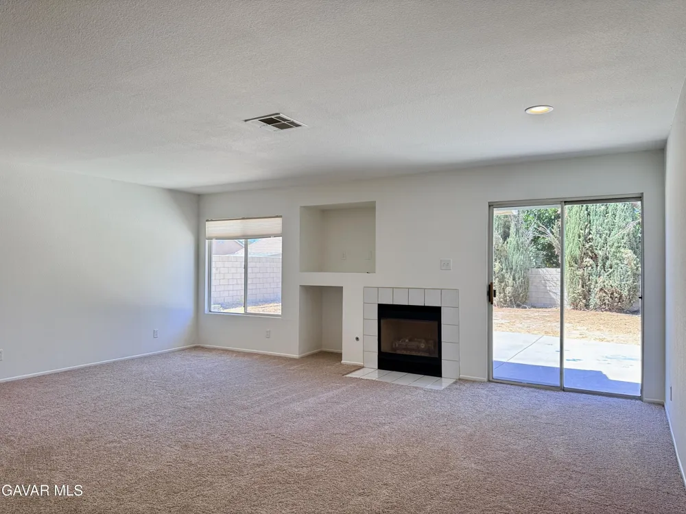 43257 Homestead Street Lancaster, CA 93535
