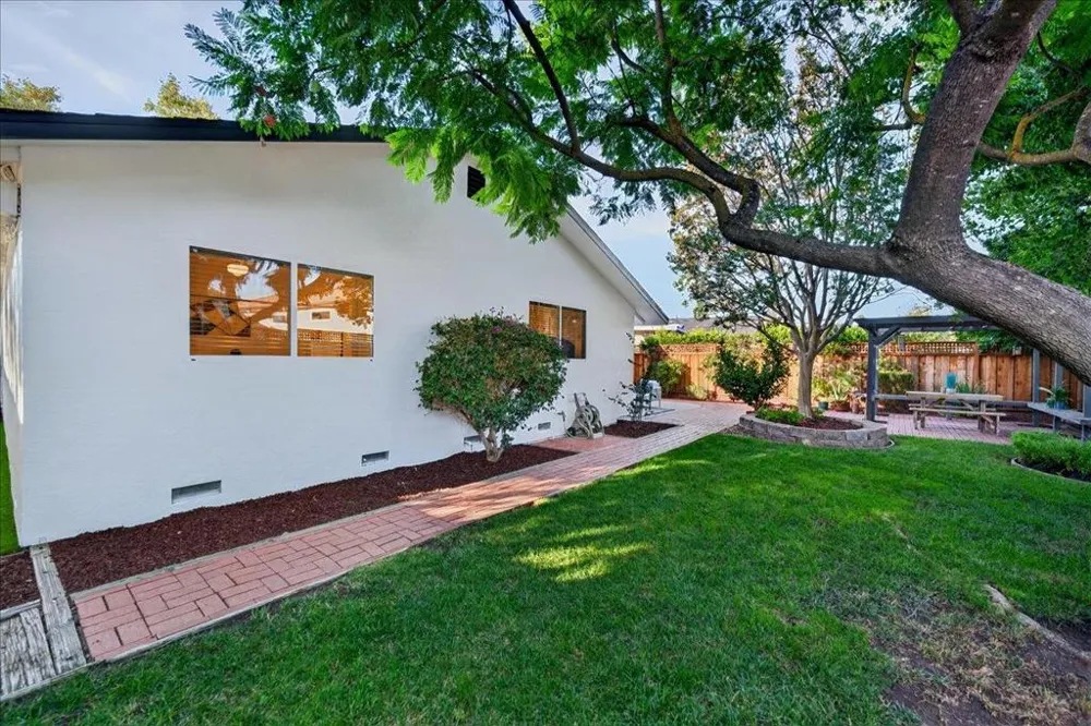 2318 Maximilian Drive Campbell, CA 95008