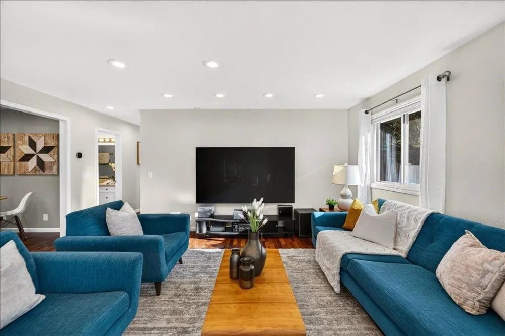 2318 Maximilian Drive Campbell, CA 95008