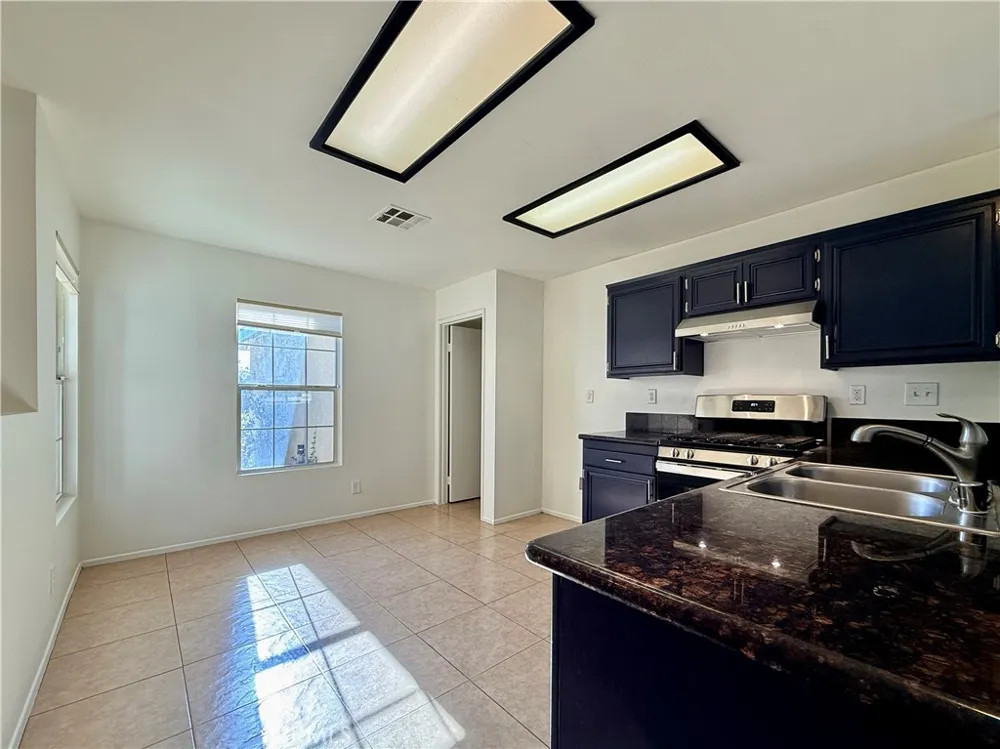 43257 Homestead Lancaster, CA 93535