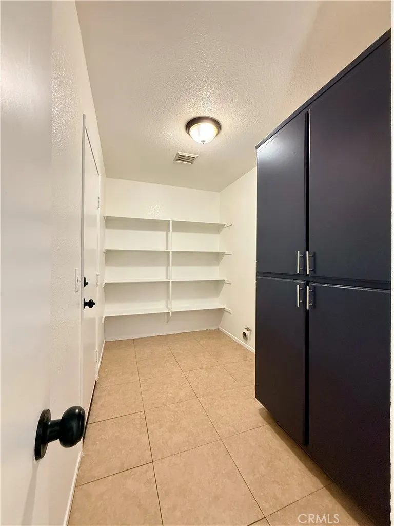 43257 Homestead Lancaster, CA 93535