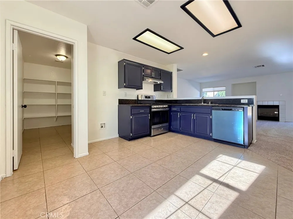 43257 Homestead Lancaster, CA 93535
