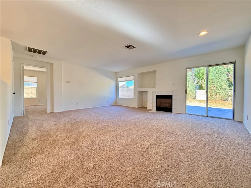 43257 Homestead Lancaster, CA 93535