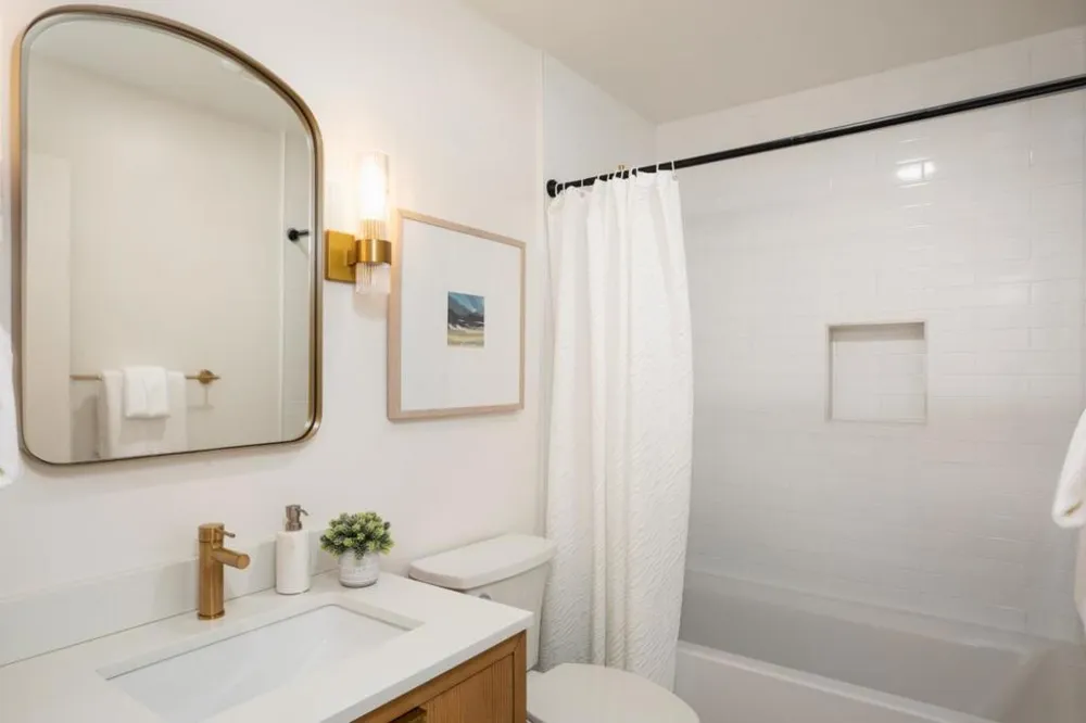 7463 Bollinger Road Cupertino, CA 95014