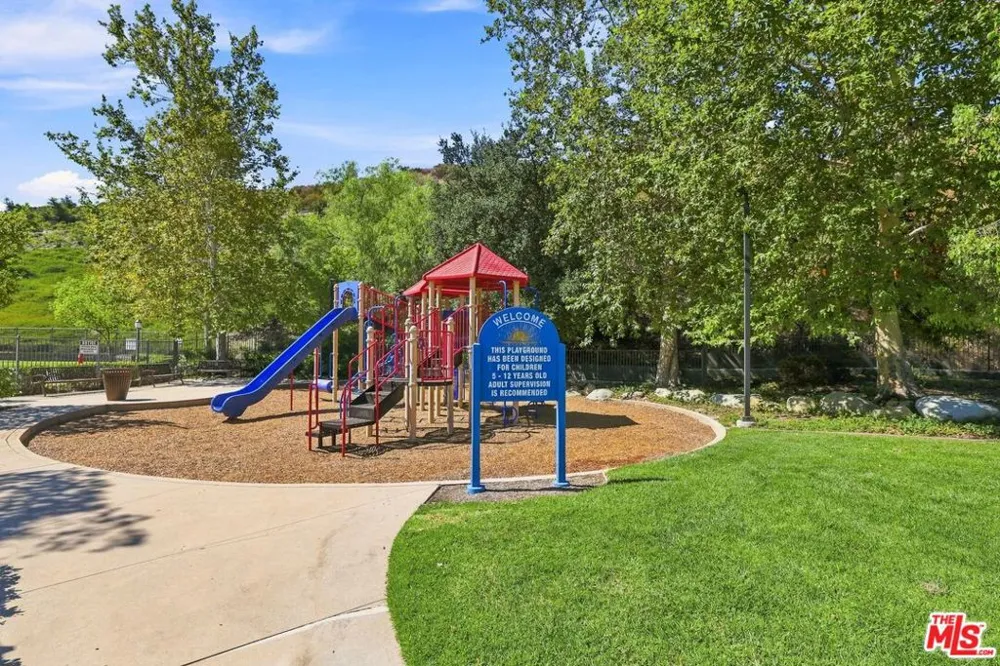 27259 Cloverhurst Place Canyon Country, CA 91387