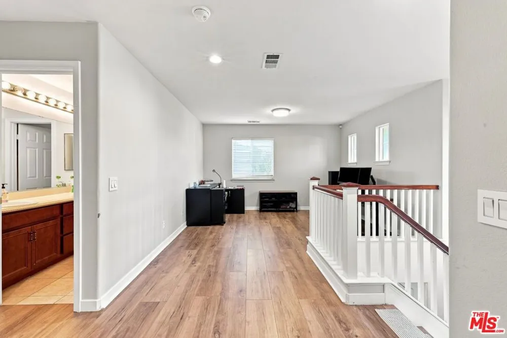 27259 Cloverhurst Place Canyon Country, CA 91387