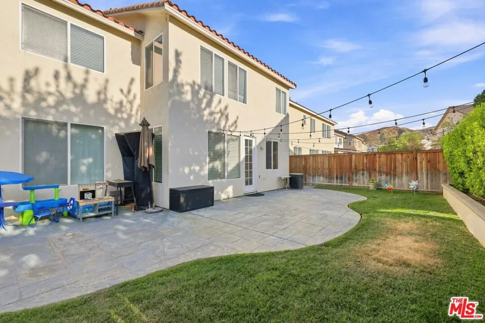 27259 Cloverhurst Place Canyon Country, CA 91387