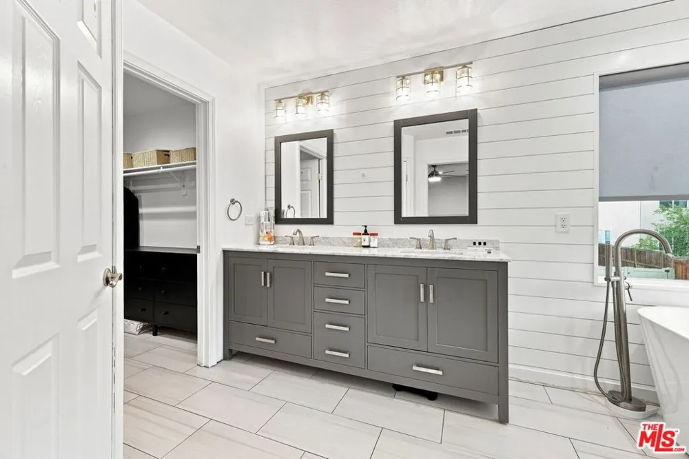 27259 Cloverhurst Place Canyon Country, CA 91387