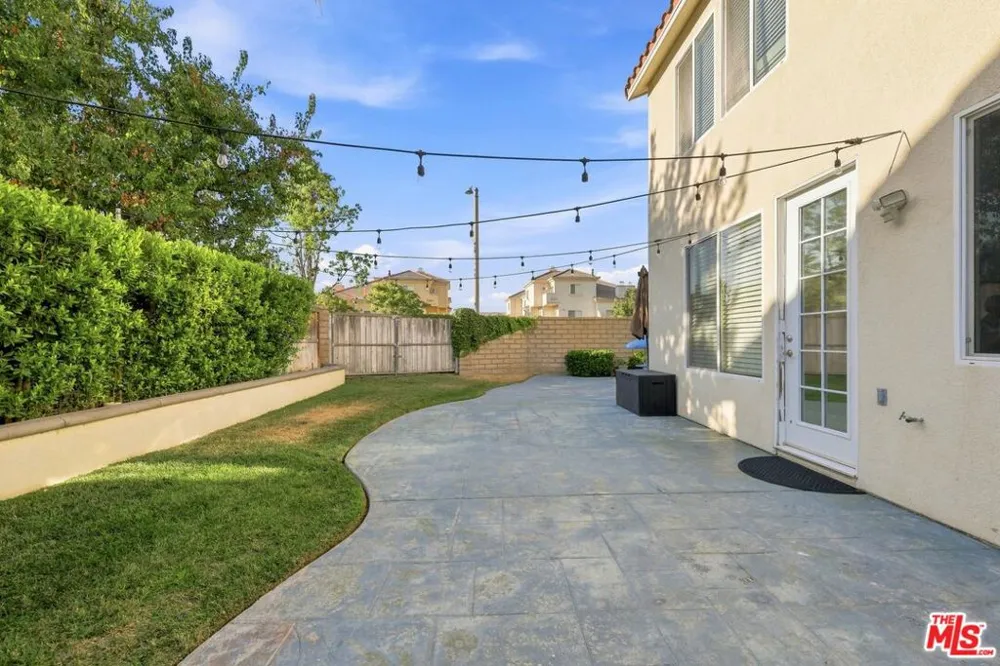 27259 Cloverhurst Place Canyon Country, CA 91387