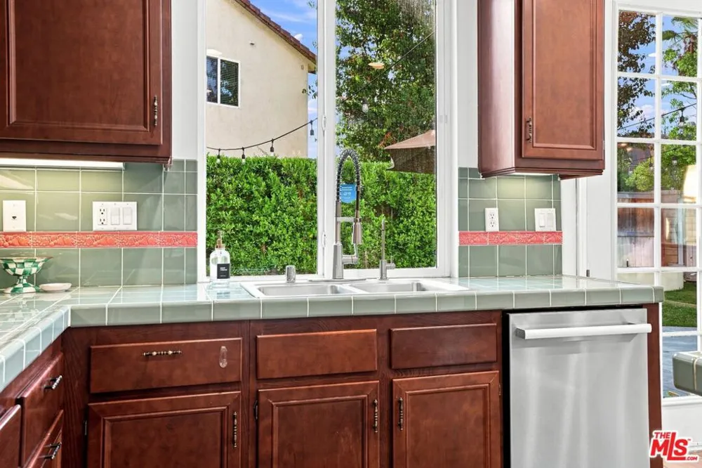 27259 Cloverhurst Place Canyon Country, CA 91387