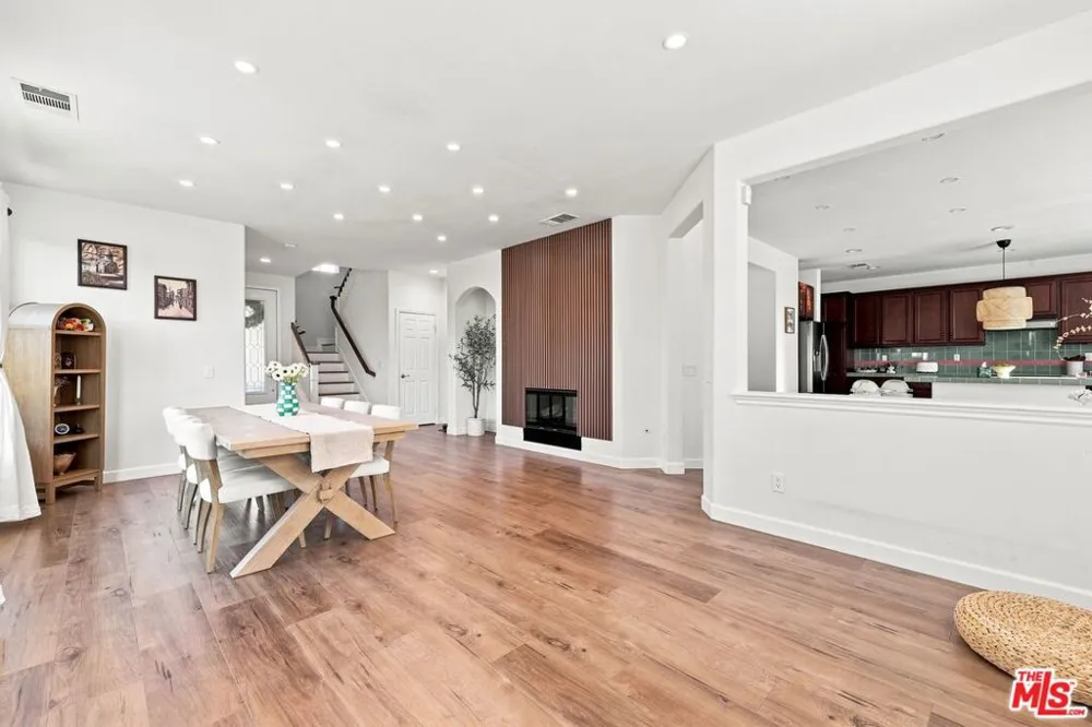 27259 Cloverhurst Place Canyon Country, CA 91387