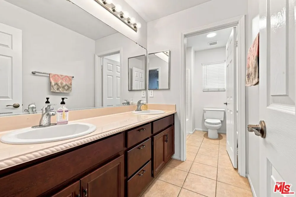 27259 Cloverhurst Place Canyon Country, CA 91387
