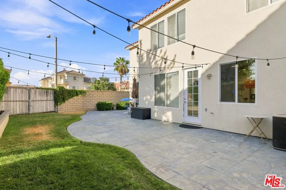 27259 Cloverhurst Place Canyon Country, CA 91387