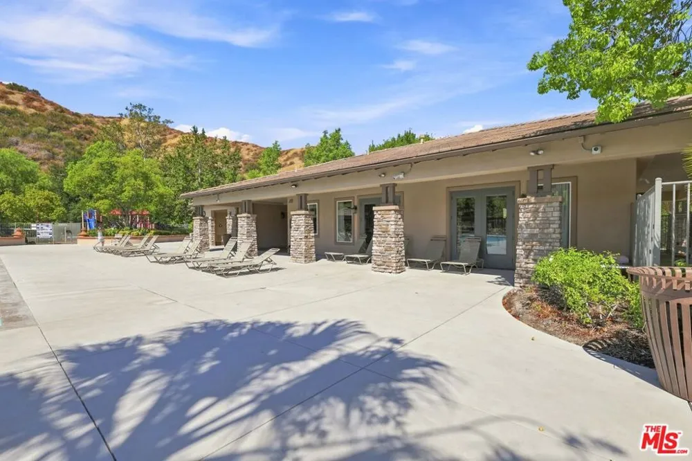 27259 Cloverhurst Place Canyon Country, CA 91387