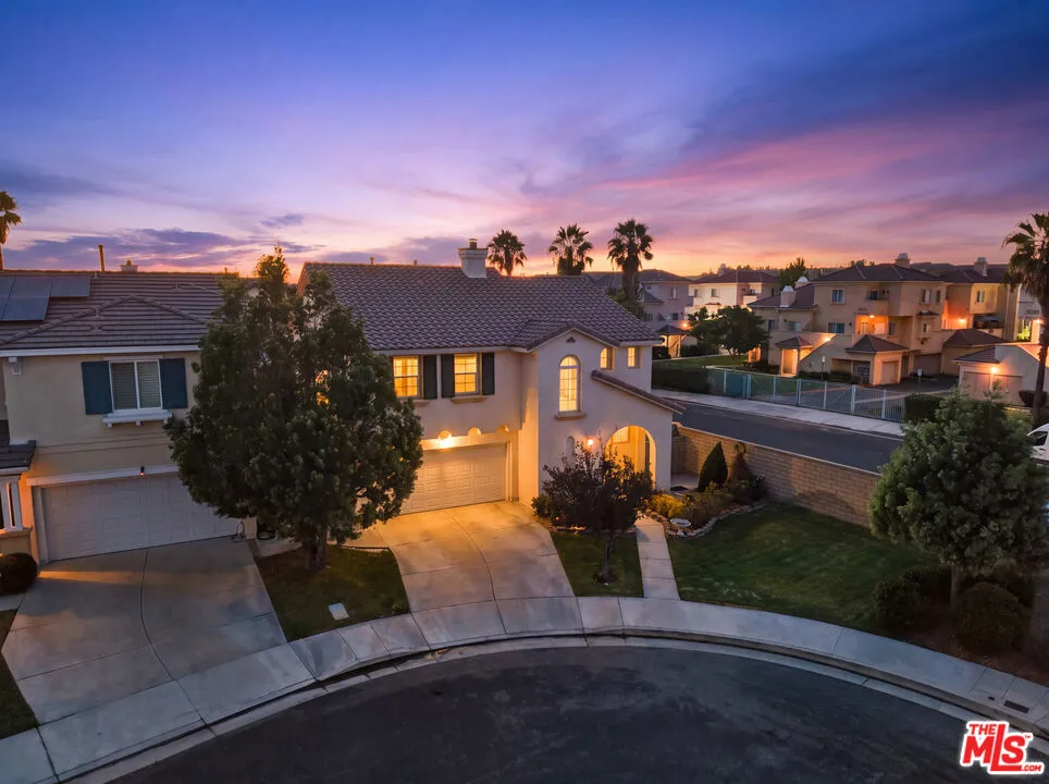 27259 Cloverhurst Place Canyon Country, CA 91387