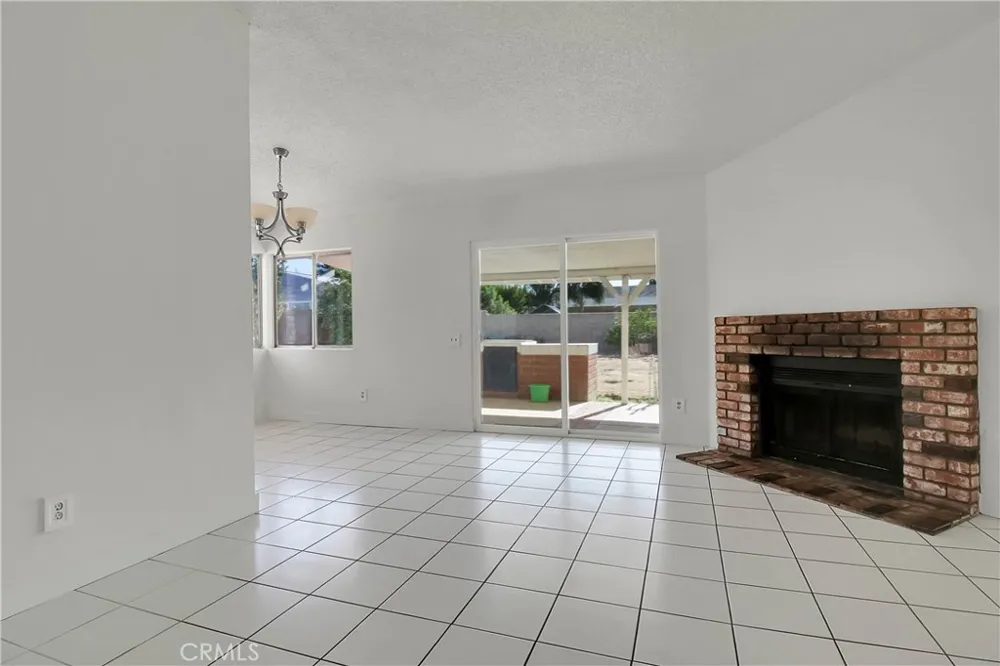 13746 Sunbright Moreno Valley, CA 92553