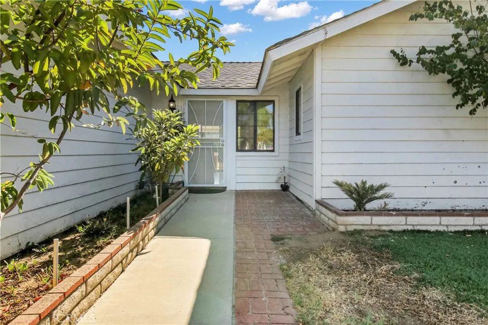 13746 Sunbright Moreno Valley, CA 92553